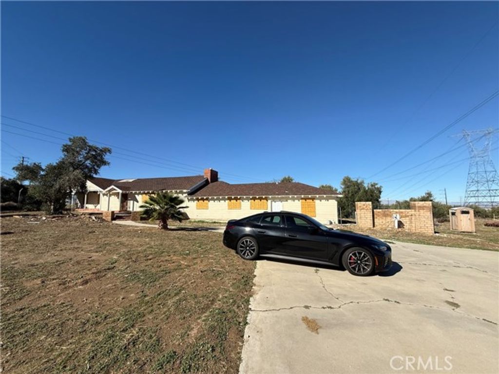 8539 W Avenue L, Lancaster, CA 93536