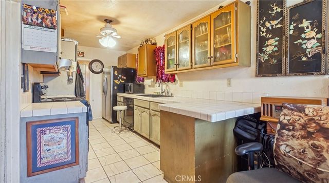 201 E 111th Place, Los Angeles, CA 90061