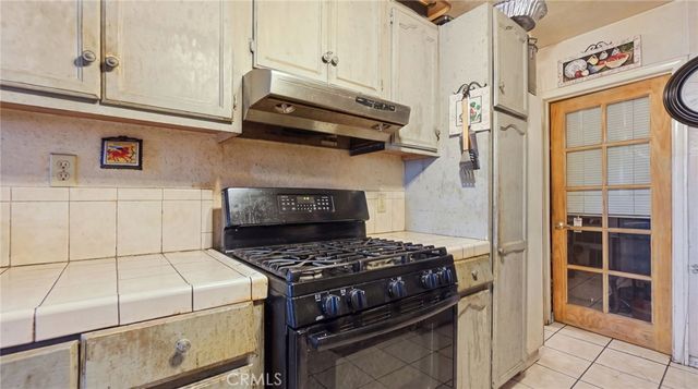 201 E 111th Place, Los Angeles, CA 90061