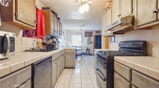 201 E 111th Place, Los Angeles, CA 90061