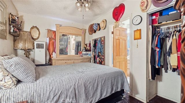 201 E 111th Place, Los Angeles, CA 90061