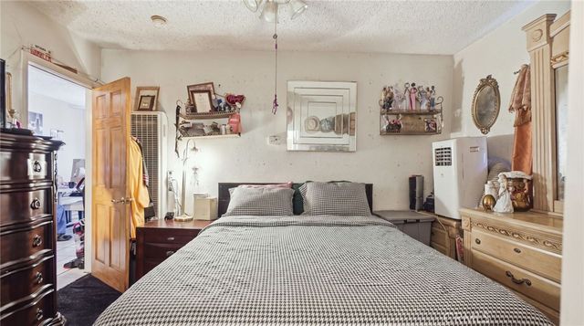 201 E 111th Place, Los Angeles, CA 90061