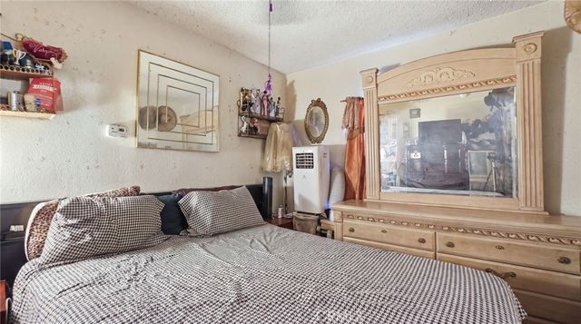 201 E 111th Place, Los Angeles, CA 90061
