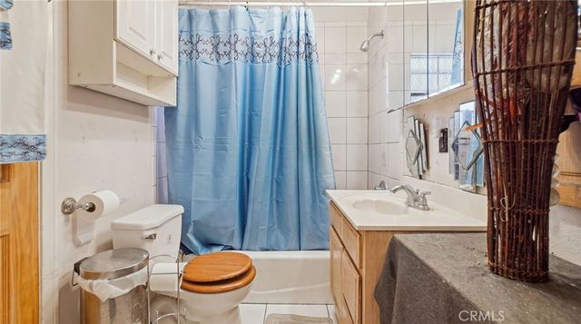 201 E 111th Place, Los Angeles, CA 90061