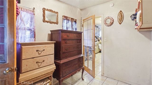 201 E 111th Place, Los Angeles, CA 90061