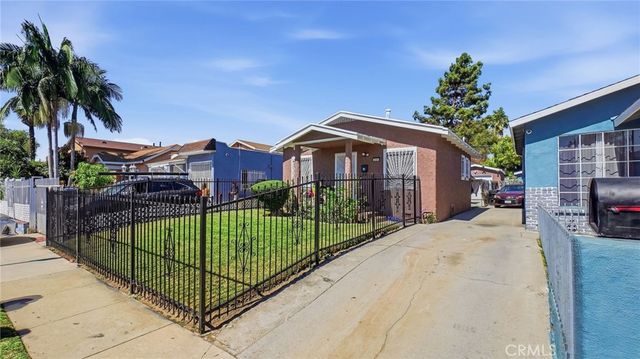 201 E 111th Place, Los Angeles, CA 90061