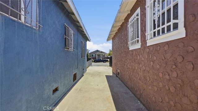 201 E 111th Place, Los Angeles, CA 90061