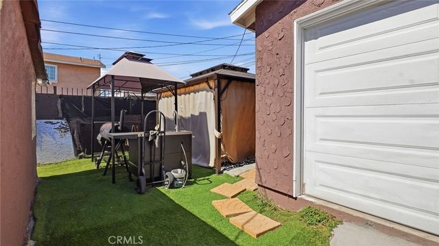 201 E 111th Place, Los Angeles, CA 90061