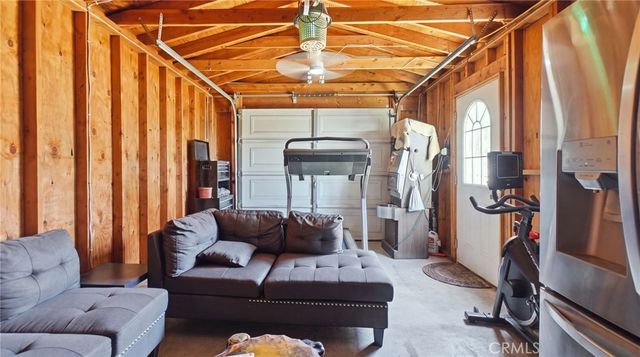 201 E 111th Place, Los Angeles, CA 90061