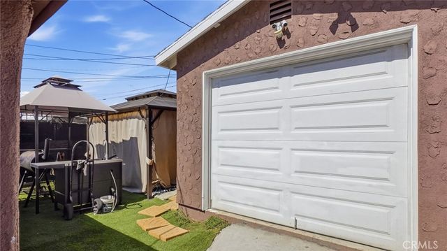 201 E 111th Place, Los Angeles, CA 90061