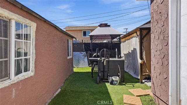 201 E 111th Place, Los Angeles, CA 90061