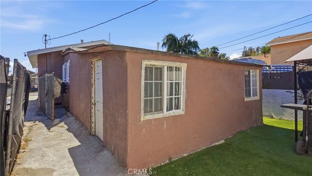 201 E 111th Place, Los Angeles, CA 90061
