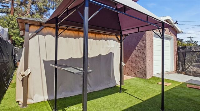 201 E 111th Place, Los Angeles, CA 90061