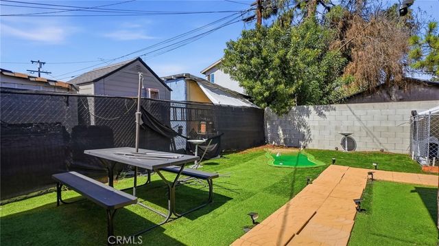 201 E 111th Place, Los Angeles, CA 90061