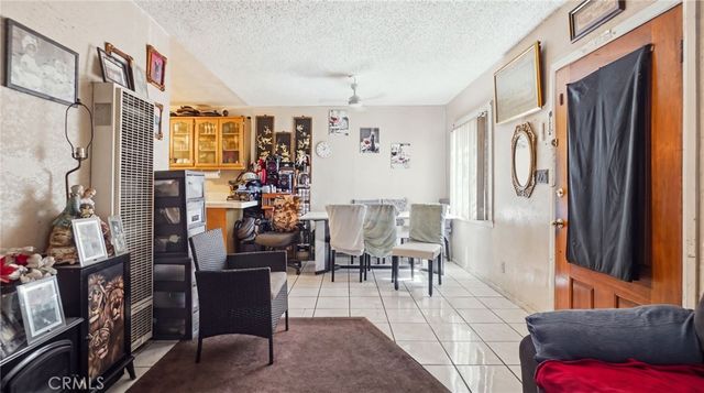 201 E 111th Place, Los Angeles, CA 90061