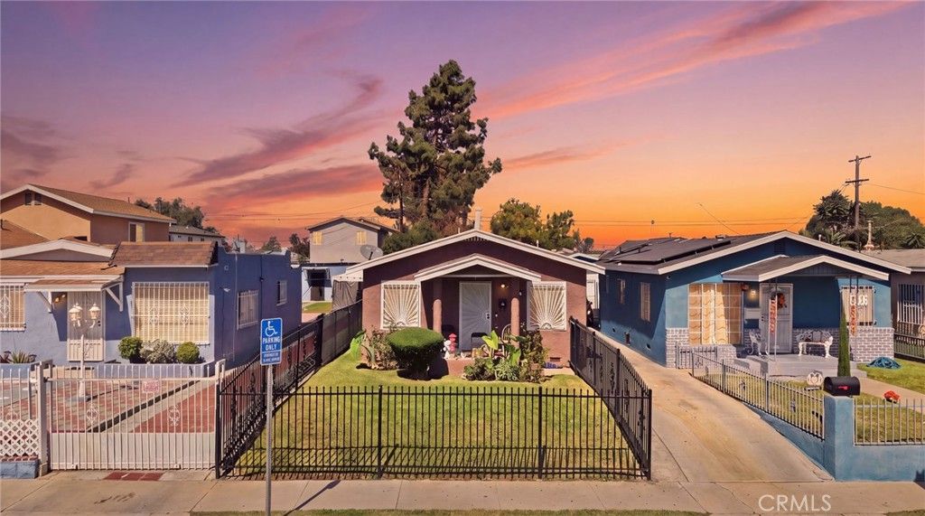 201 E 111th Place, Los Angeles, CA 90061 — photo 2