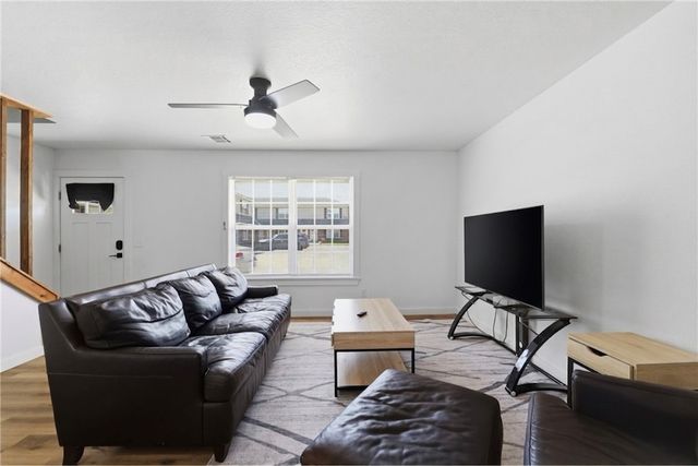 2304 SE Jayel Terrace 1, Bentonville, AR 72712