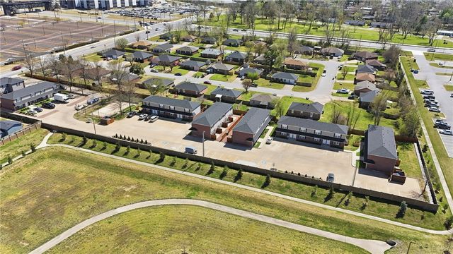 2304 SE Jayel Terrace 1, Bentonville, AR 72712