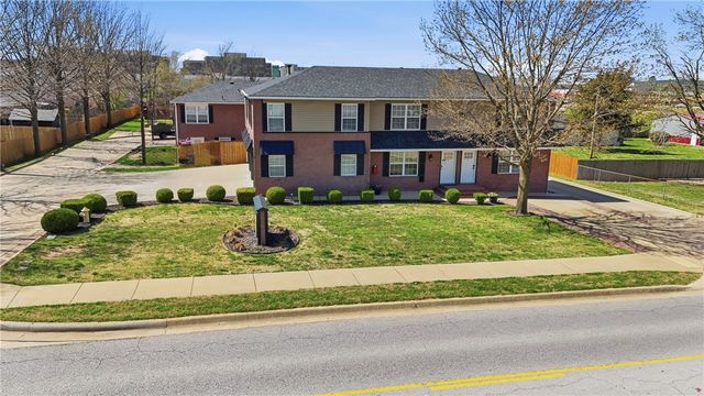 2304 SE Jayel Terrace 1, Bentonville, AR 72712