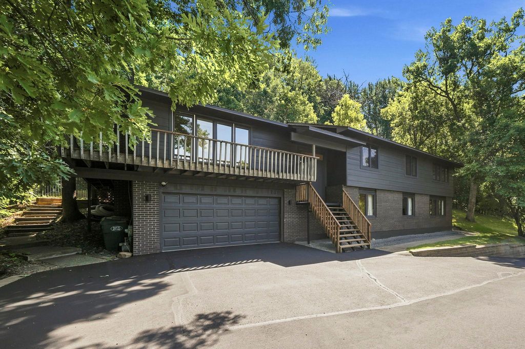 138 Chaparral Drive, Apple Valley, MN 55124 — exterior