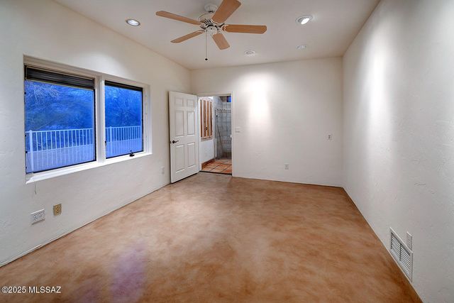 972 N Rancho Del Jefe Loop, Tucson, AZ 85748