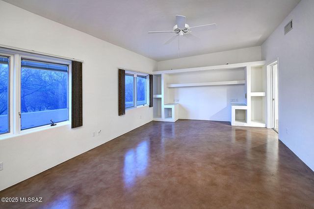 972 N Rancho Del Jefe Loop, Tucson, AZ 85748