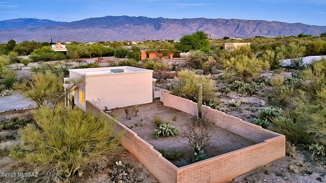 972 N Rancho Del Jefe Loop, Tucson, AZ 85748