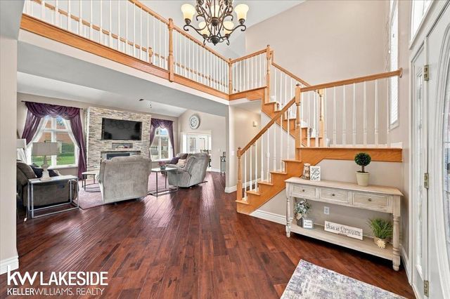 53572 Villa Rosa Drive, Macomb Twp, MI 48042