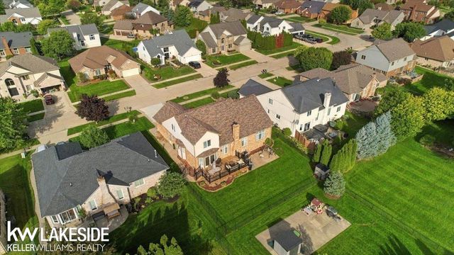 53572 Villa Rosa Drive, Macomb Twp, MI 48042