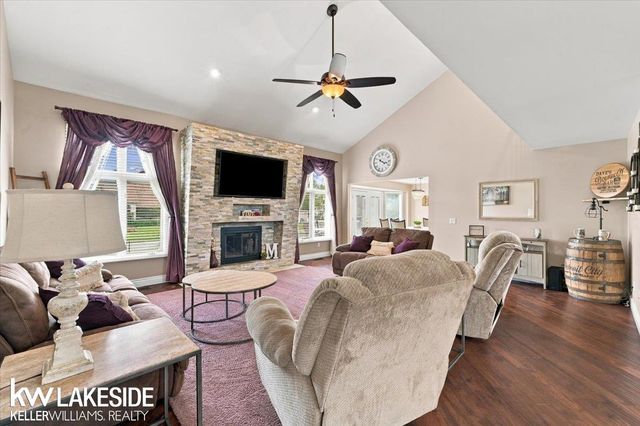 53572 Villa Rosa Drive, Macomb Twp, MI 48042