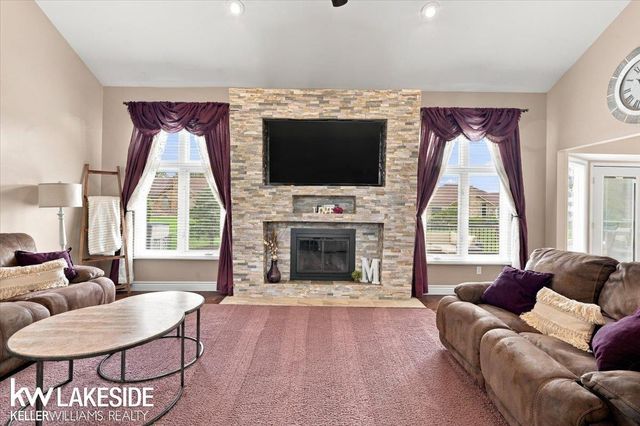53572 Villa Rosa Drive, Macomb Twp, MI 48042