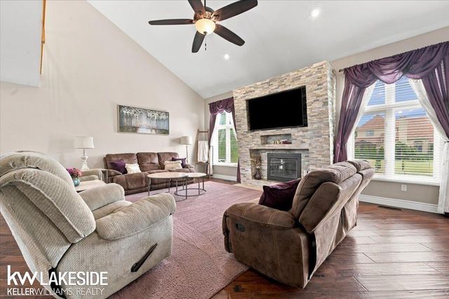 53572 Villa Rosa Drive, Macomb Twp, MI 48042