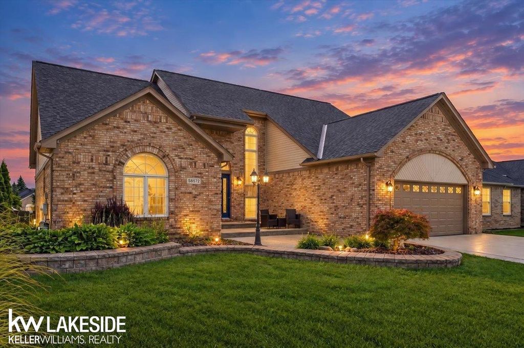 53572 Villa Rosa Drive, Macomb Twp, MI 48042