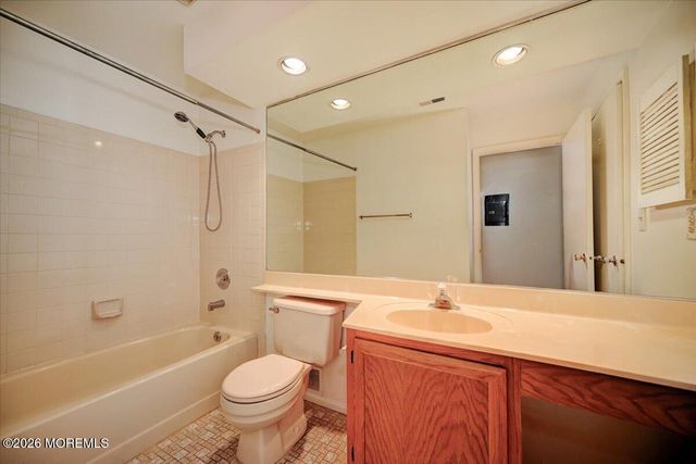 308 Balsam Court, Howell, NJ 07731