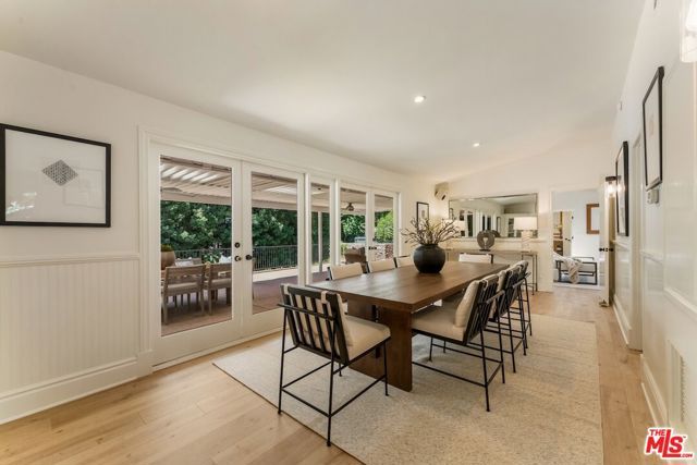 4725 Vanalden Avenue, Los Angeles, CA 91356