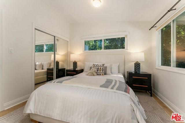 4725 Vanalden Avenue, Los Angeles, CA 91356