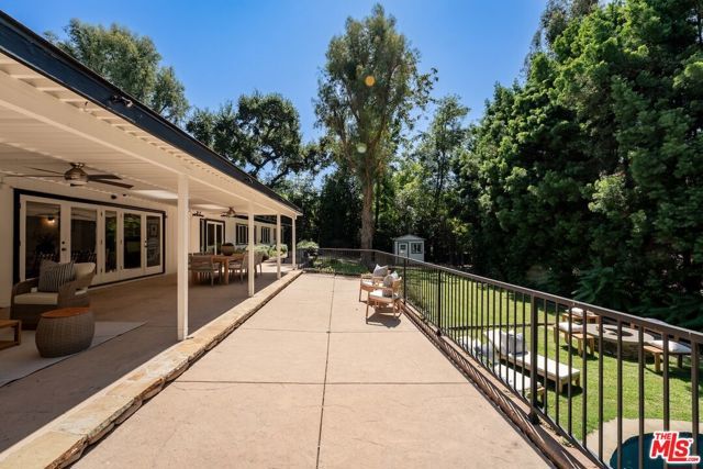 4725 Vanalden Avenue, Los Angeles, CA 91356