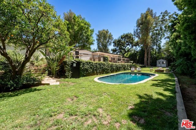 4725 Vanalden Avenue, Los Angeles, CA 91356
