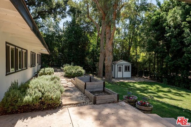 4725 Vanalden Avenue, Los Angeles, CA 91356