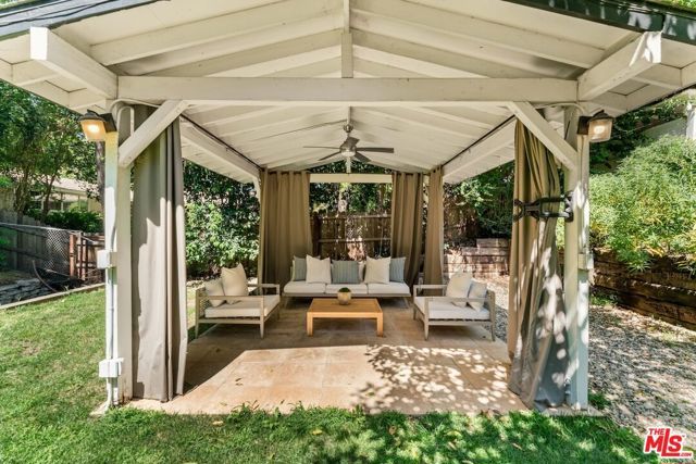 4725 Vanalden Avenue, Los Angeles, CA 91356