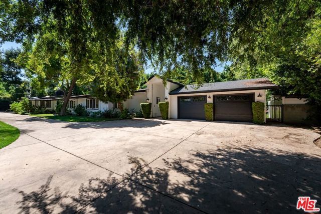 4725 Vanalden Avenue, Los Angeles, CA 91356