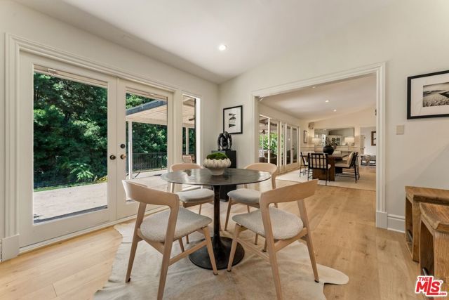 4725 Vanalden Avenue, Los Angeles, CA 91356