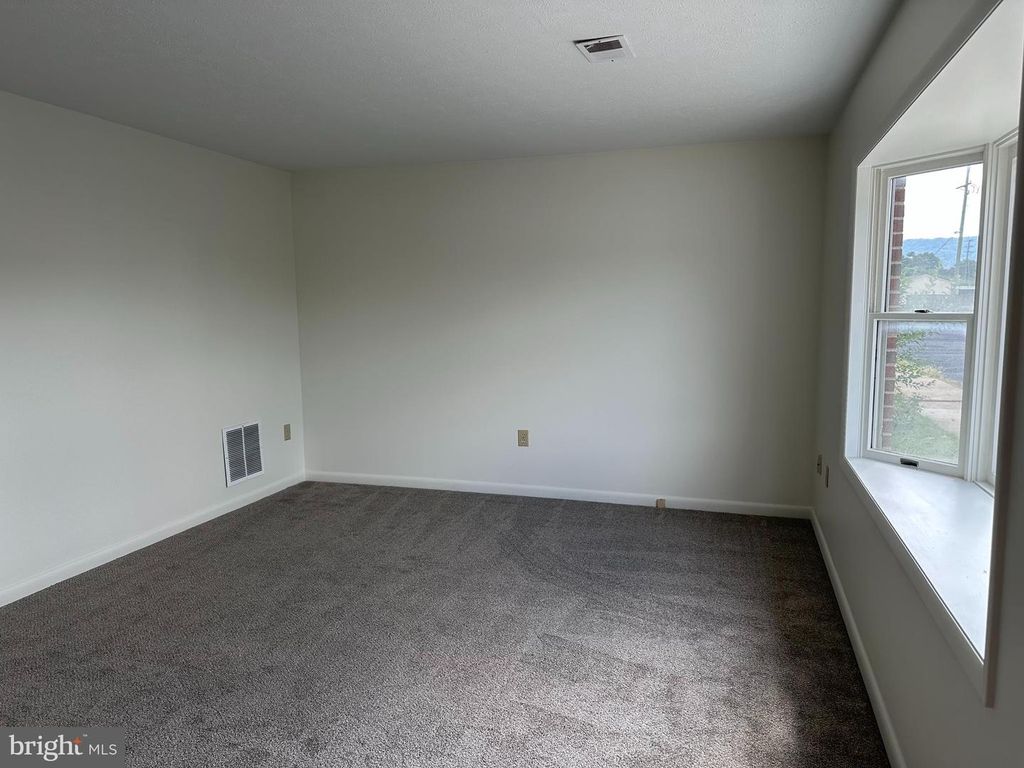 151 E RESERVOIR RD, Woodstock, VA 22664