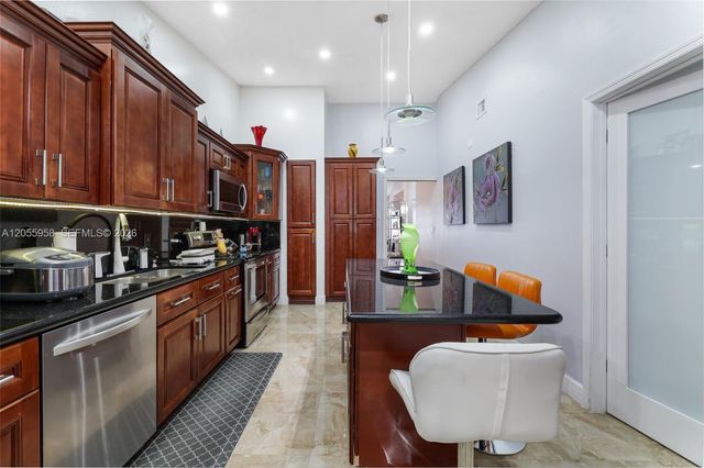 11425 NW 88th Ct, Hialeah Gardens, FL 33018