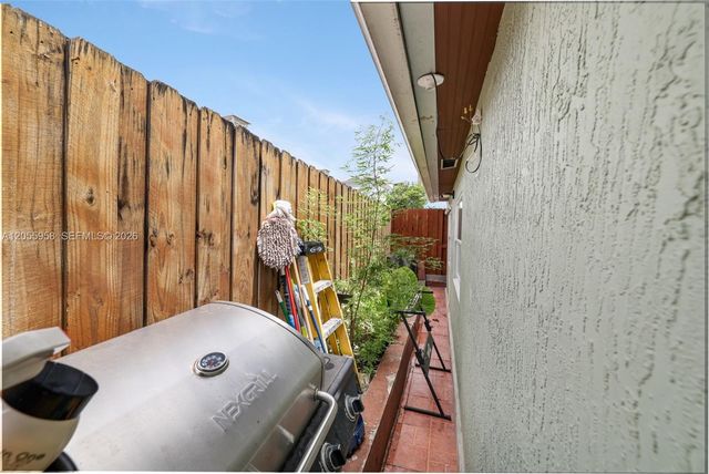 11425 NW 88th Ct, Hialeah Gardens, FL 33018