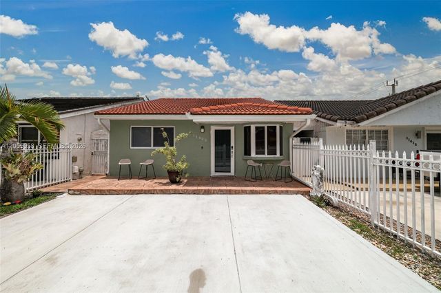 11425 NW 88th Ct, Hialeah Gardens, FL 33018