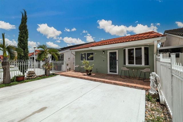 11425 NW 88th Ct, Hialeah Gardens, FL 33018