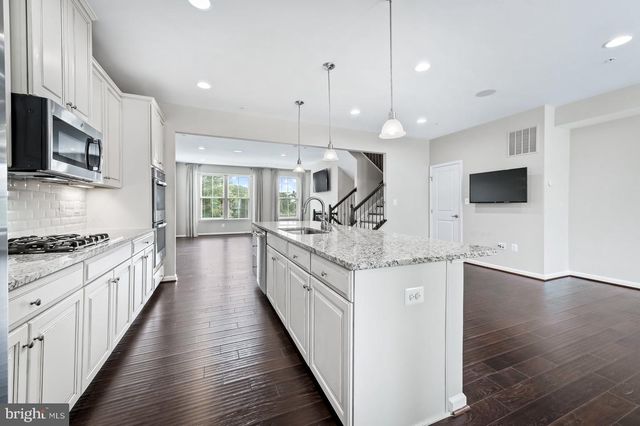 7610 HUBBLE DR, Lanham, MD 20706