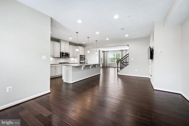 7610 HUBBLE DR, Lanham, MD 20706