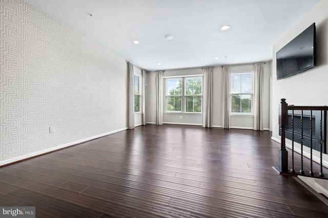 7610 HUBBLE DR, Lanham, MD 20706
